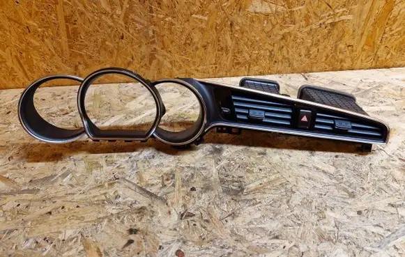 KIA Ceed Dash center air vent grill 97410A2200 8T410948AC