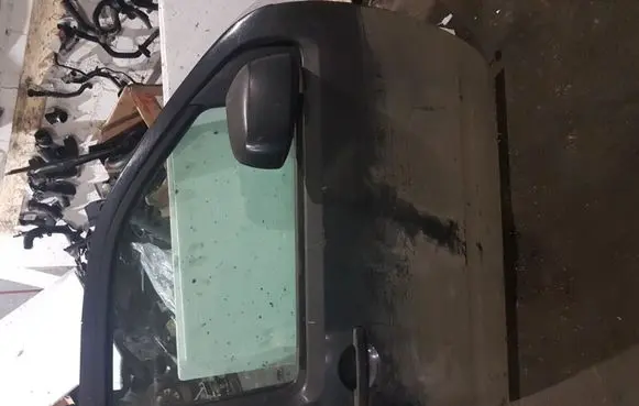 Nissan Navara Front door