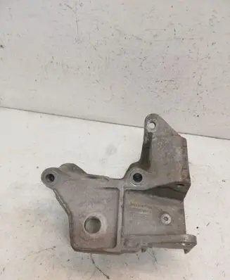 Volvo XC60 Engine mounting bracket 6G926P096FC TS18CU3F9