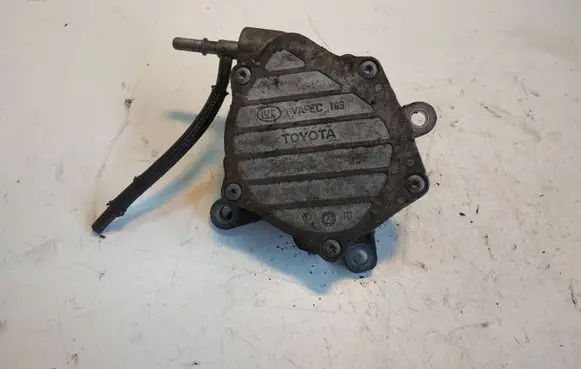 Toyota Avensis T250 Vacuum pump 25020734