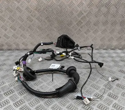 Toyota Sienna XL40 IV Front door wiring loom 8215208370