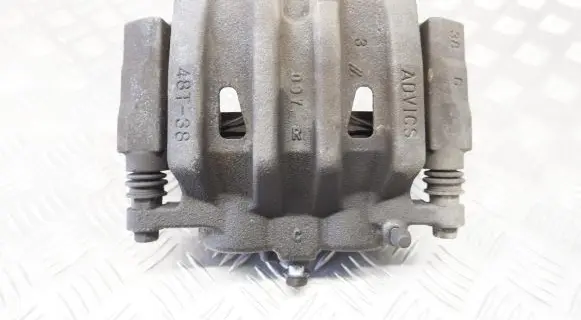 Toyota Highlander XU70 Front brake caliper 4773048220