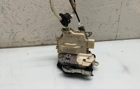 Audi Q5 SQ5 Rear door lock 8K0839016C