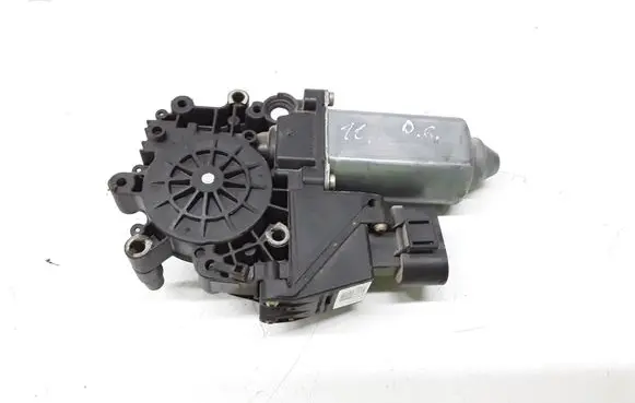 Audi A8 S8 D2 4D Rear door window regulator motor 4D0959802