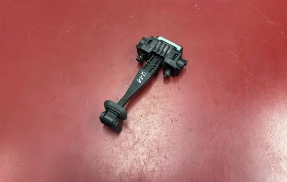 BMW X1 U11 Front door check strap stopper 9883850