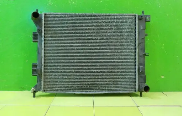 Hyundai i30 Coolant radiator XP182