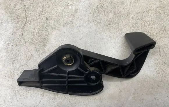 Audi A4 S4 B6 8E 8H Engine bonnet (hood) release handle 8E1823533B