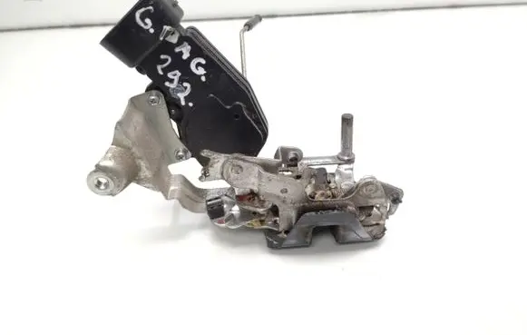 Suzuki Grand Vitara II Loading door lock 