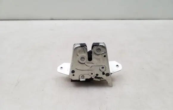 Loading door lock