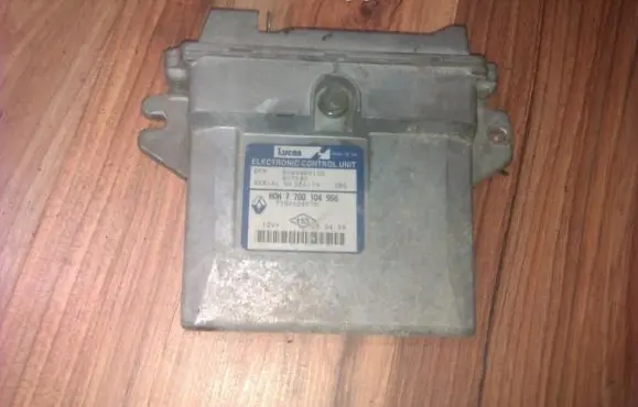 Renault Kangoo I Engine control unit/module 7700108570