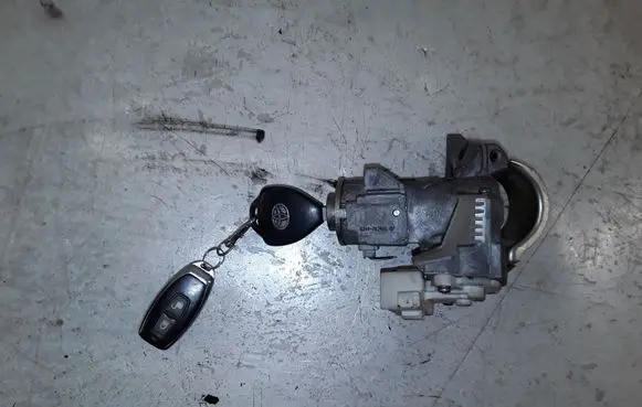 Toyota Auris 150 Ignition lock 450200204 N0502638639