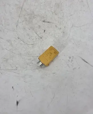 BMW 7 E32 Other relay 1378525 8JA00521900