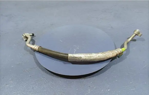 Jeep Grand Cherokee Air conditioning (A/C) pipe/hose 68161175AA