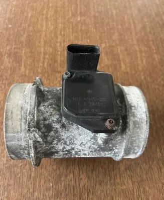 Audi A6 S6 C5 4B Mass air flow meter AFH7025C 54321 33801
