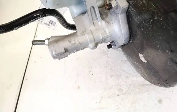 Mercedes-Benz C AMG W204 Master brake cylinder