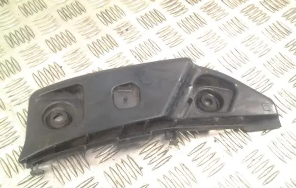 Mercedes-Benz A W176 Front bumper mounting bracket A1768850265