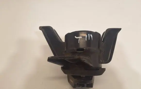 Hyundai Tucson TL Engine mount bracket 21810-D3200