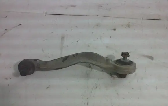 Volkswagen PASSAT B5 Front control arm 4D0407511G