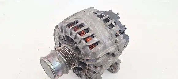 Volkswagen Touran III Generator/alternator 04E903015D
