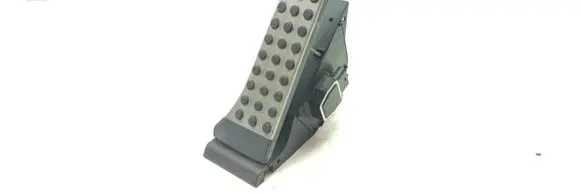 Mercedes-Benz E W212 Accelerator throttle pedal A2043000204