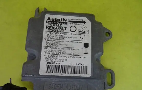 Renault Twingo I Airbag control unit/module 8200058365D 550885300