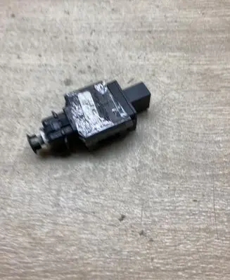 Volvo S80 Brake pedal sensor switch 9442070 99W073