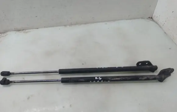 Toyota Corolla Verso E121 Tailgate/trunk strut/damper