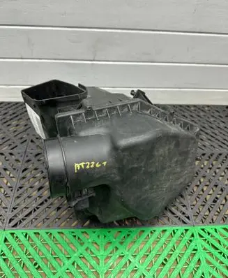 BMW 5 G30 G31 Air filter box 8620473