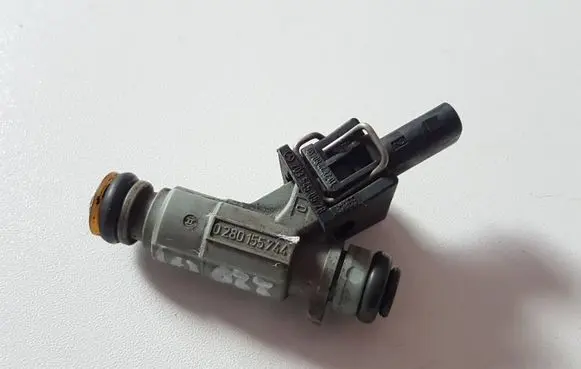 Mercedes-Benz S W220 Fuel injector A1130780049 0280155744