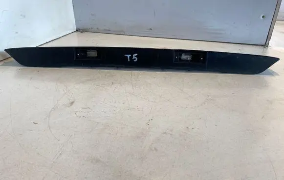 Volkswagen Transporter - Caravelle T5 Trunk door license plate light bar 