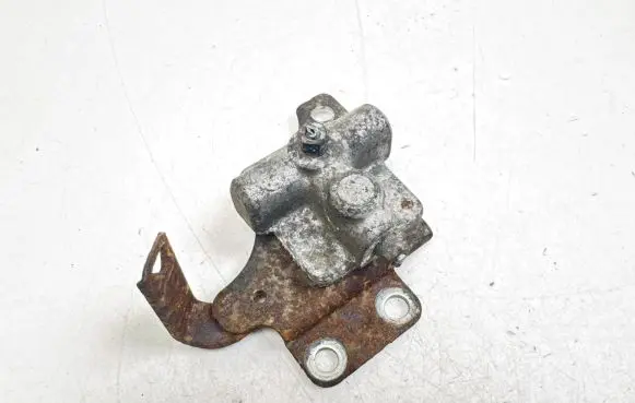 Toyota Avensis Verso Brake power pressure regulator 