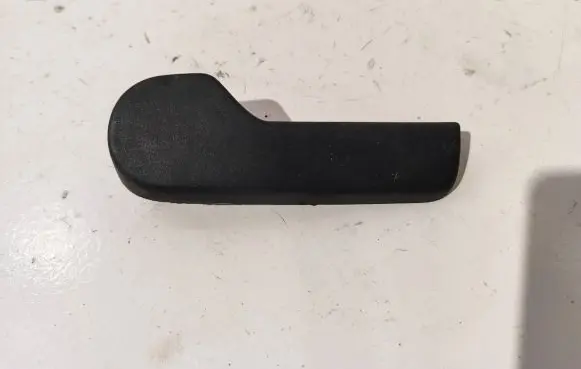 Volkswagen PASSAT B6 Engine bonnet (hood) release handle 1J1823533C