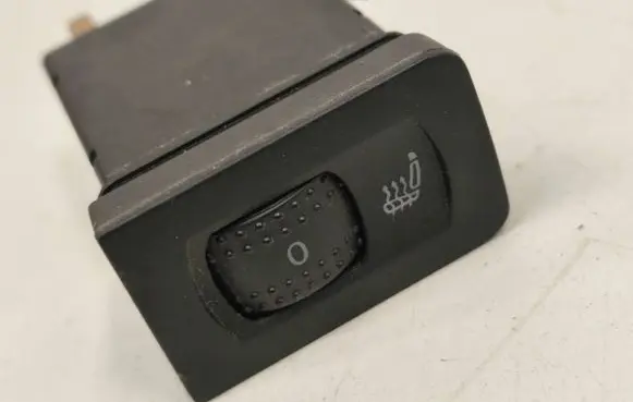 Volkswagen Golf IV Seat heating switch 1J0963564