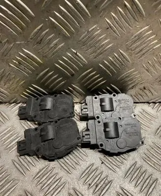 Mercedes-Benz E W212 Intake manifold valve actuator/motor 2218200042 A2218200042