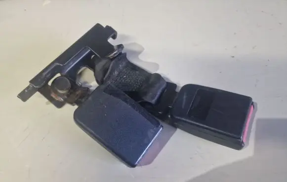 Renault Laguna II Rear seatbelt buckle A660893