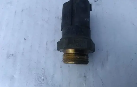 Volkswagen Bora Coolant temperature sensor 1J0959481A
