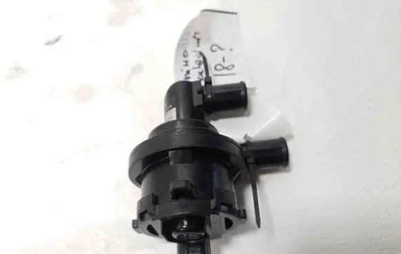 Toyota RAV 4 (XA40) Electric auxiliary coolant/water pump 0641001301