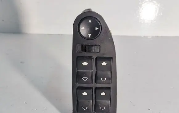 BMW 5 E39 Electric window control switch 61316904304 03725077