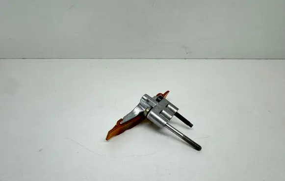 BMW 8 G15 Slide rail for timing chain 7594903