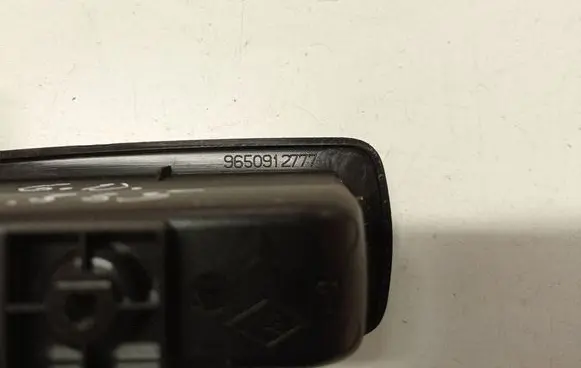 Citroen C4 I Electric window control switch 9650912777