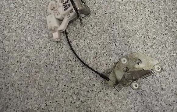 Suzuki Ignis Tailgate/trunk/boot lock/catch/latch