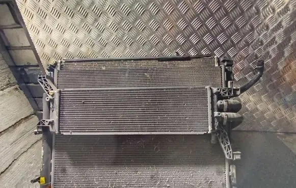 Maserati Ghibli Radiator set 670009822 670003406 670001594