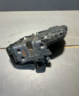 Ford Focus C-MAX Front door lock 3M5AR21813CK