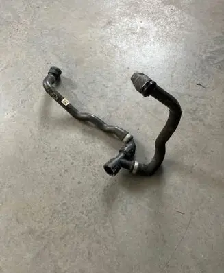 Engine coolant pipe/hose