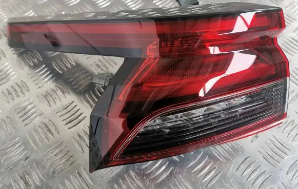 Nissan Qashqai J12 Rear/tail lights