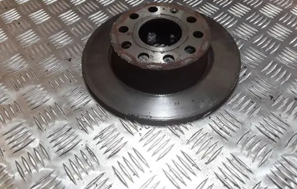 Volkswagen Golf V Rear brake disc