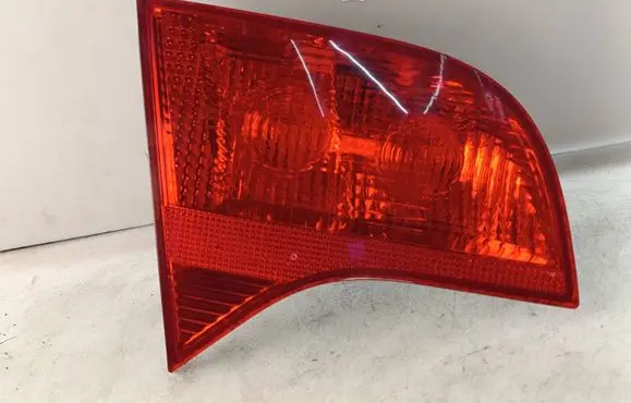 Tailgate rear/tail lights