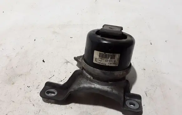 Volvo XC60 Engine mount bracket 30793318