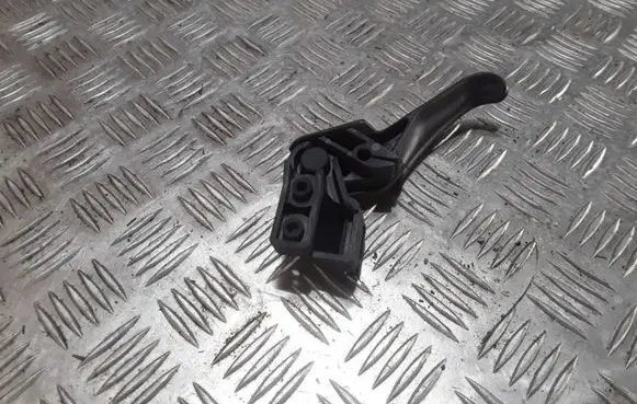 Volkswagen PASSAT B5.5 Engine bonnet (hood) release handle 3B1823533