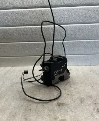 Mercedes-Benz E W211 Coupe door lock (next to the handle) 2117200335Q20